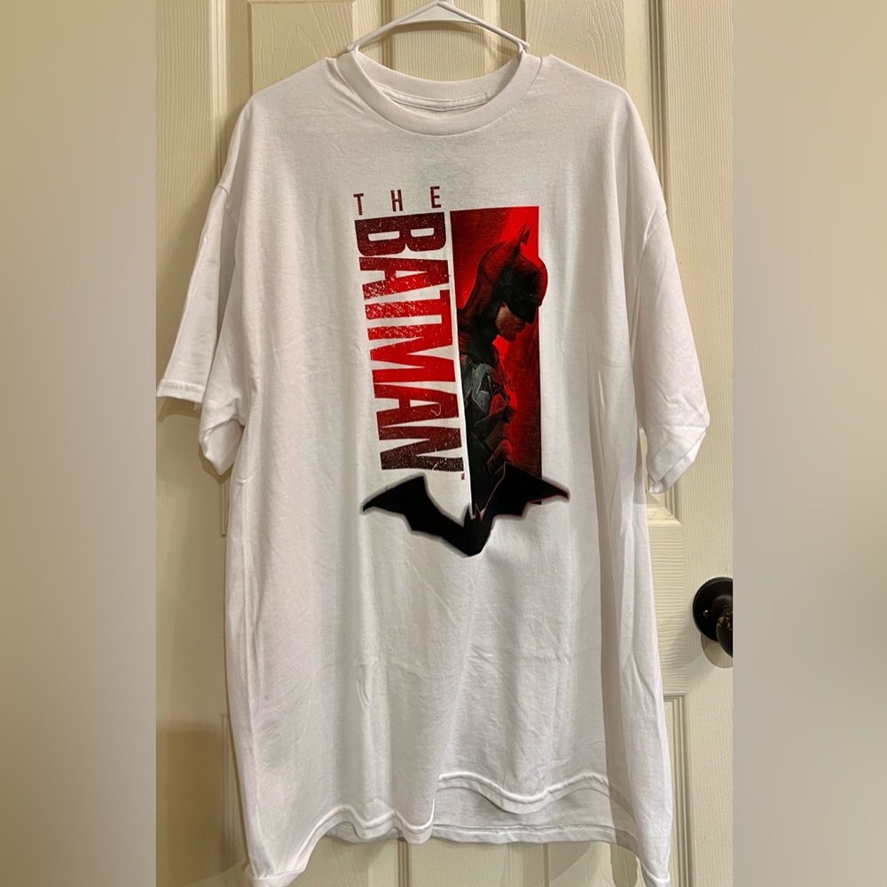 THE BATMAN T-SHIRT! Men’s Size XL!!!